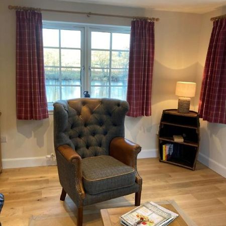 Kingfisher Cottage, Port O Tay 피틀로크리 외부 사진